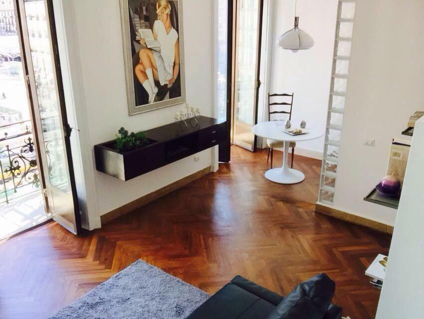 Vesuvius Suite - Elegante Appartamento In Centro 那不勒斯 外观 照片